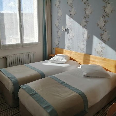 Hotel Les Fleurs Pontaubert Bagian luar foto